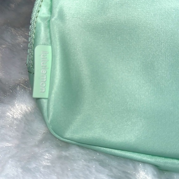 SOLD-  LULULEMON Everywhere Belt Bag in Mint Moment NWT  *LAST ONE!* - Picture 4 of 12